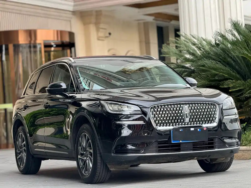 LINCOLN ADVENTURER 2021
