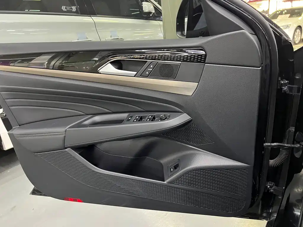 VOLKSWAGEN PASSAT 2020
