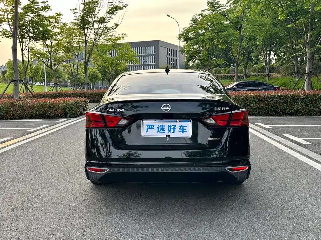 NISSAN TEANA 2019
