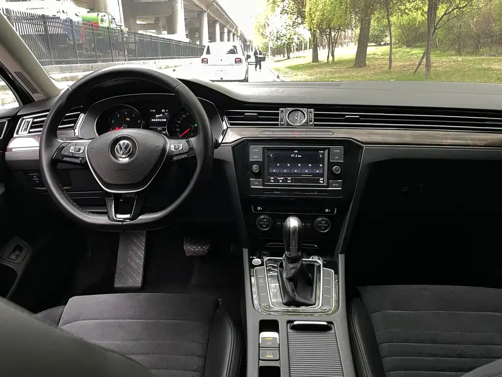 VOLKSWAGEN MAGOTAN 2018