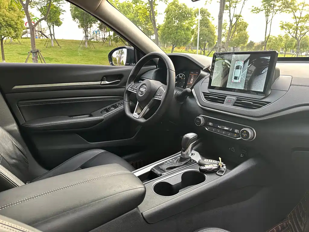 NISSAN TEANA 2019
