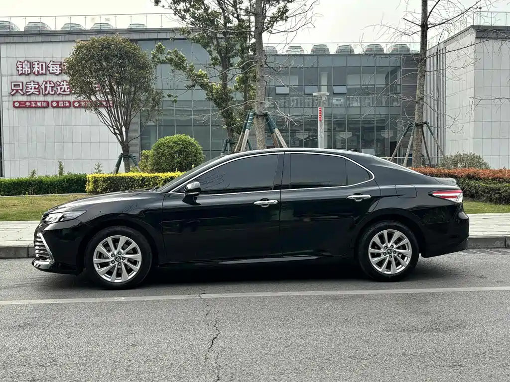 TOYOTA CAMRY 2022