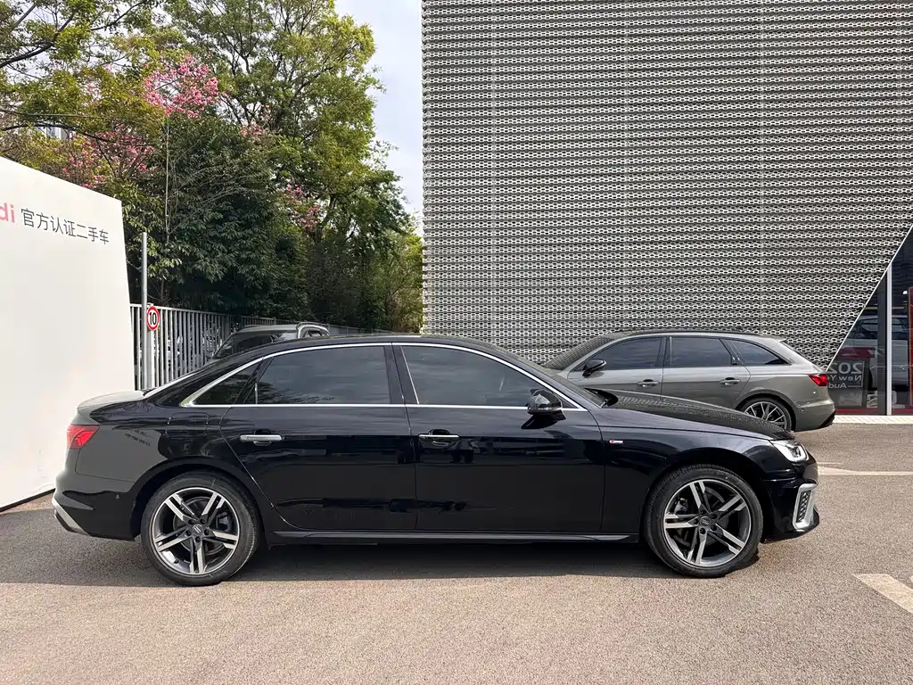 AUDI A4L 2021