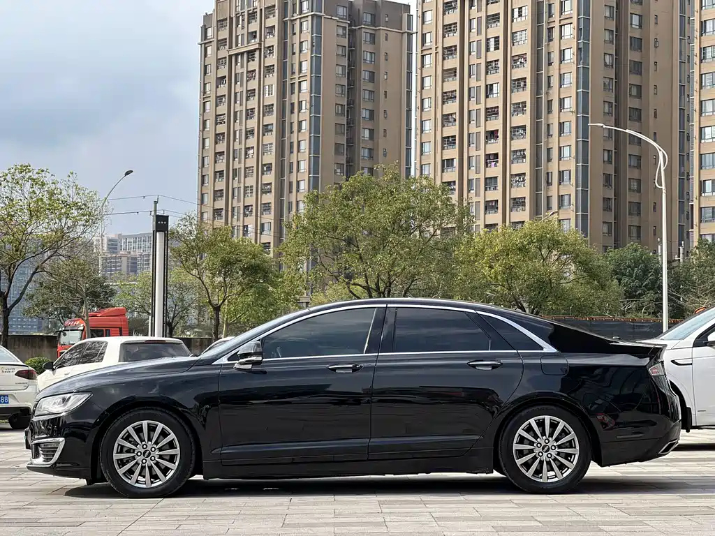 LINCOLN MKZ 2020