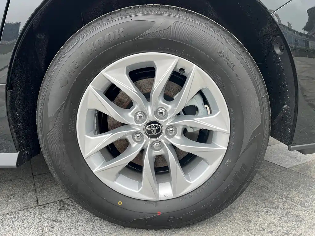 TOYOTA GRANVIA 2024