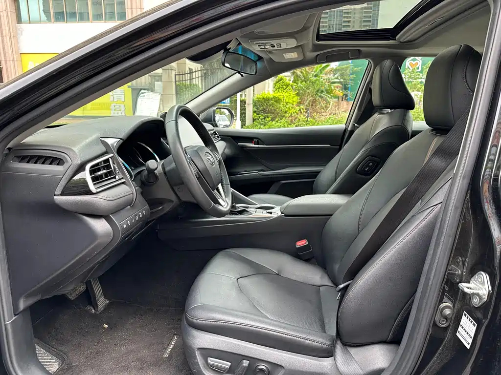 TOYOTA CAMRY 2021