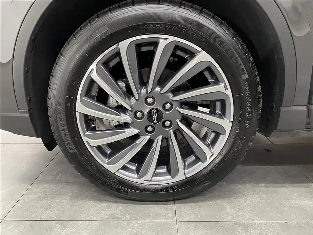 LINCOLN ADVENTURER 2023