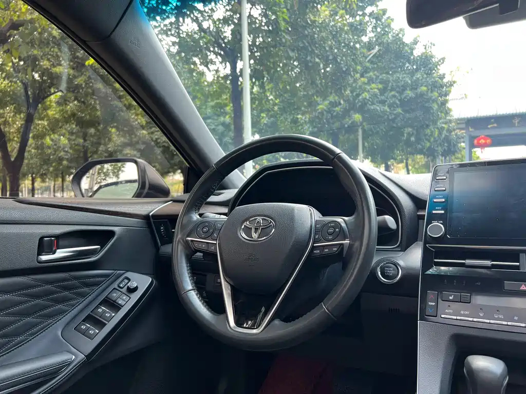 TOYOTA AVALON 2020