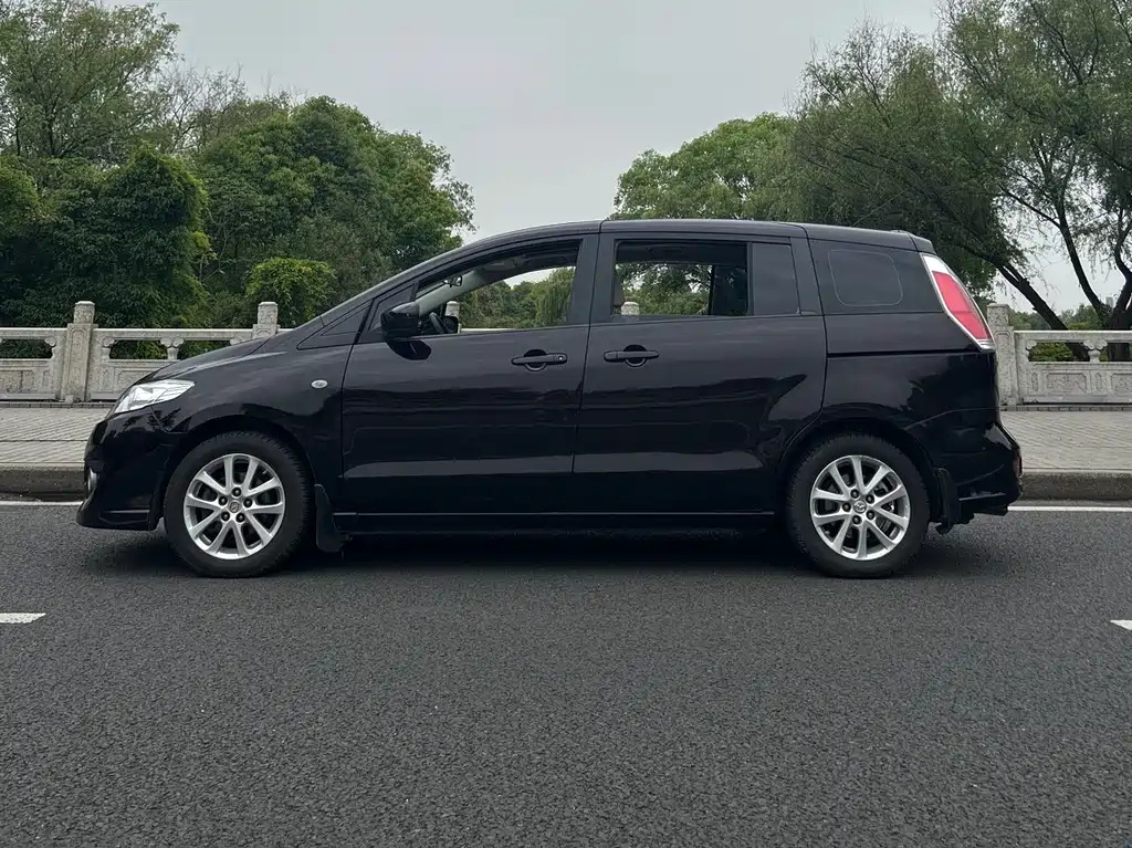 MAZDA 5 2011