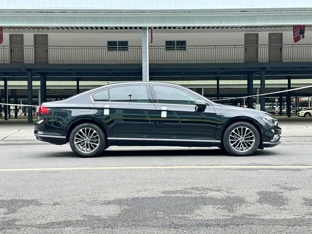 VOLKSWAGEN MAGOTAN 2021