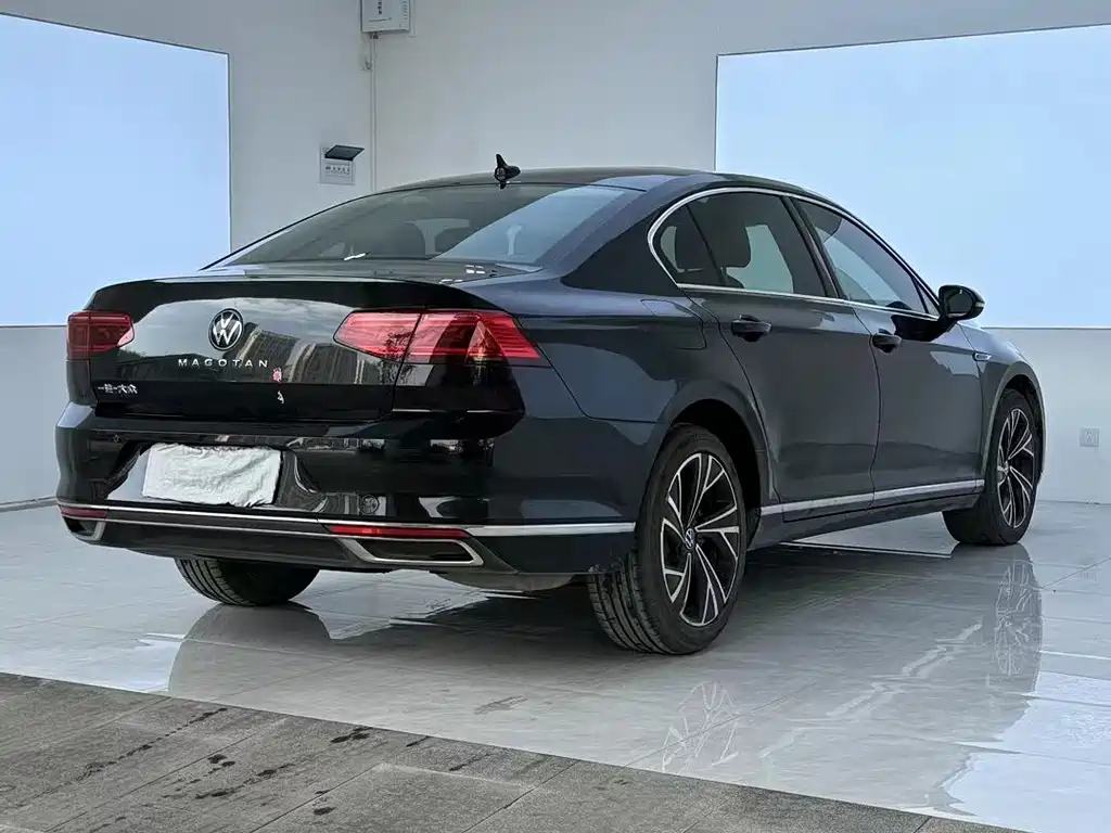 VOLKSWAGEN MAGOTAN 2022