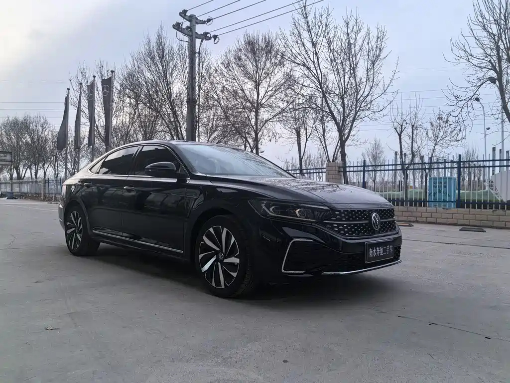 VOLKSWAGEN PASSAT 2022