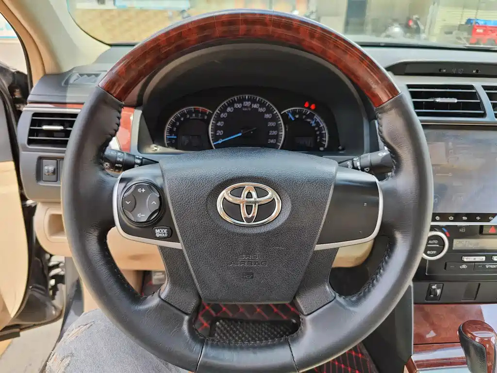 TOYOTA CAMRY 2014
