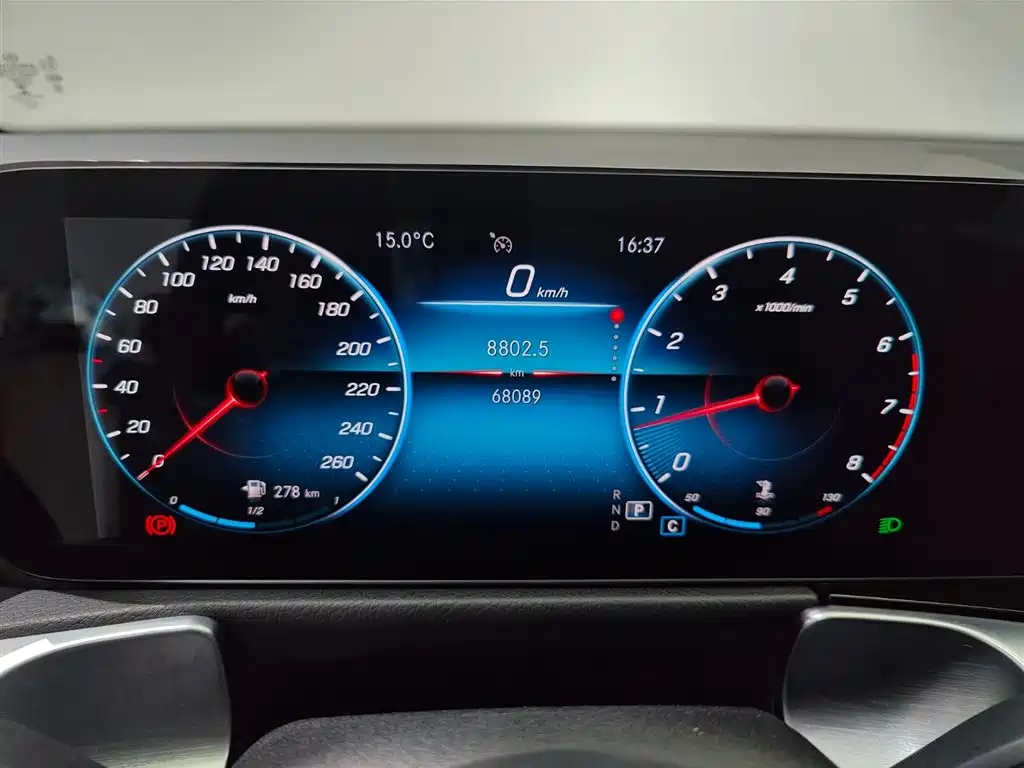 MERCEDES BENZ GLB 2021