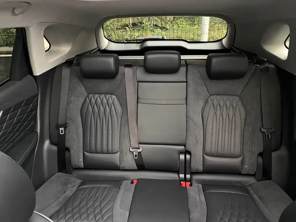 HONGQI HS5 2023