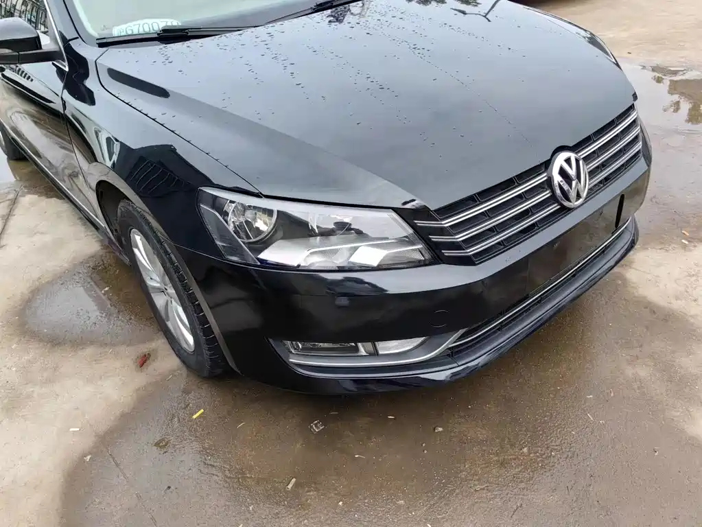 VOLKSWAGEN PASSAT 2015