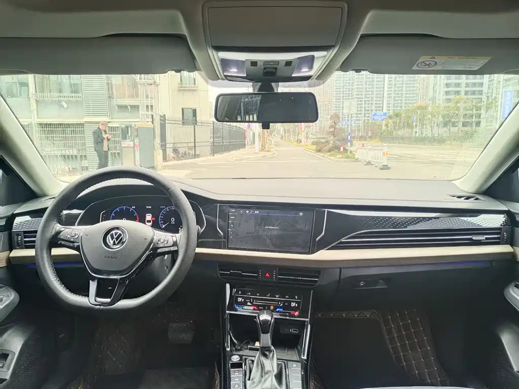 VOLKSWAGEN PASSAT 2021