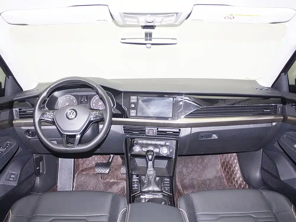 VOLKSWAGEN PASSAT 2020