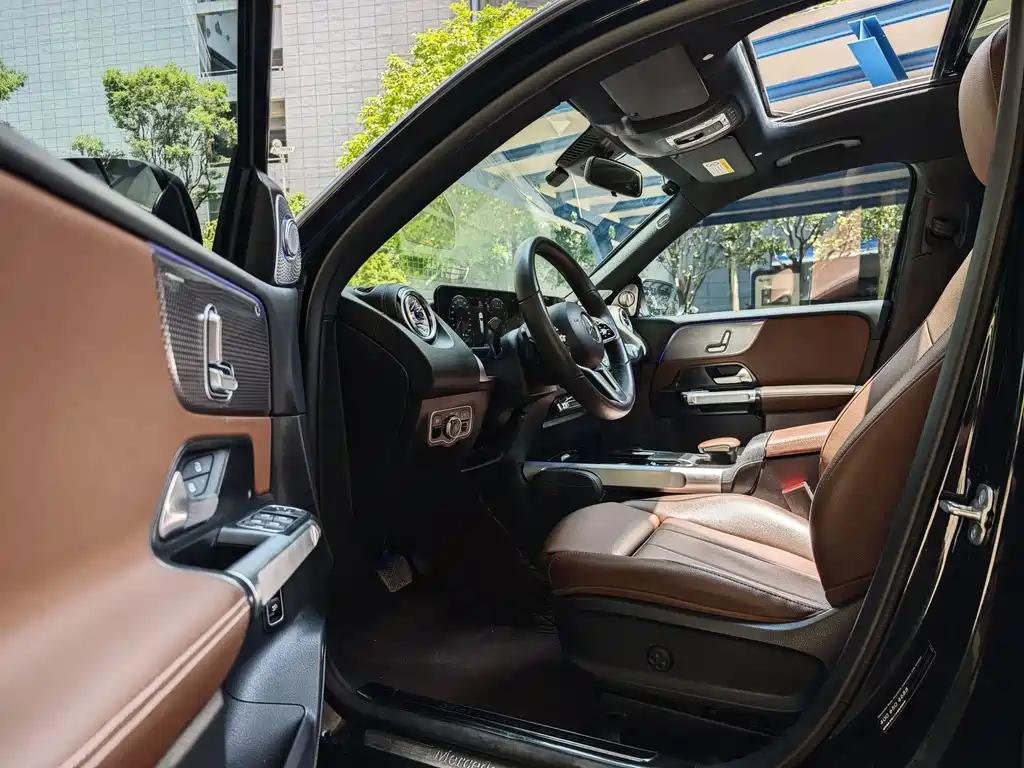 MERCEDES BENZ GLB 2023