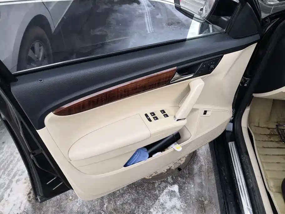 VOLKSWAGEN LAVIDA 2014