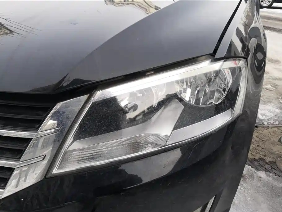 VOLKSWAGEN LAVIDA 2014
