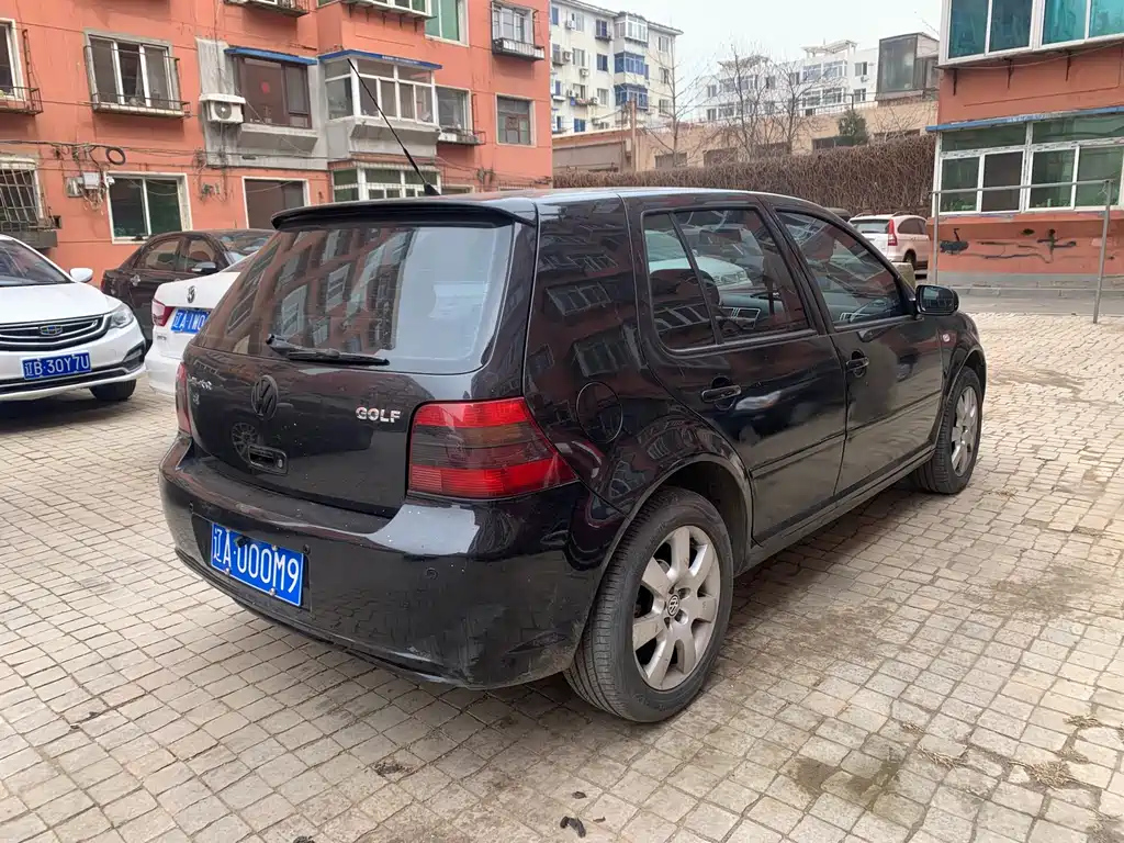 VOLKSWAGEN GOLF 2009