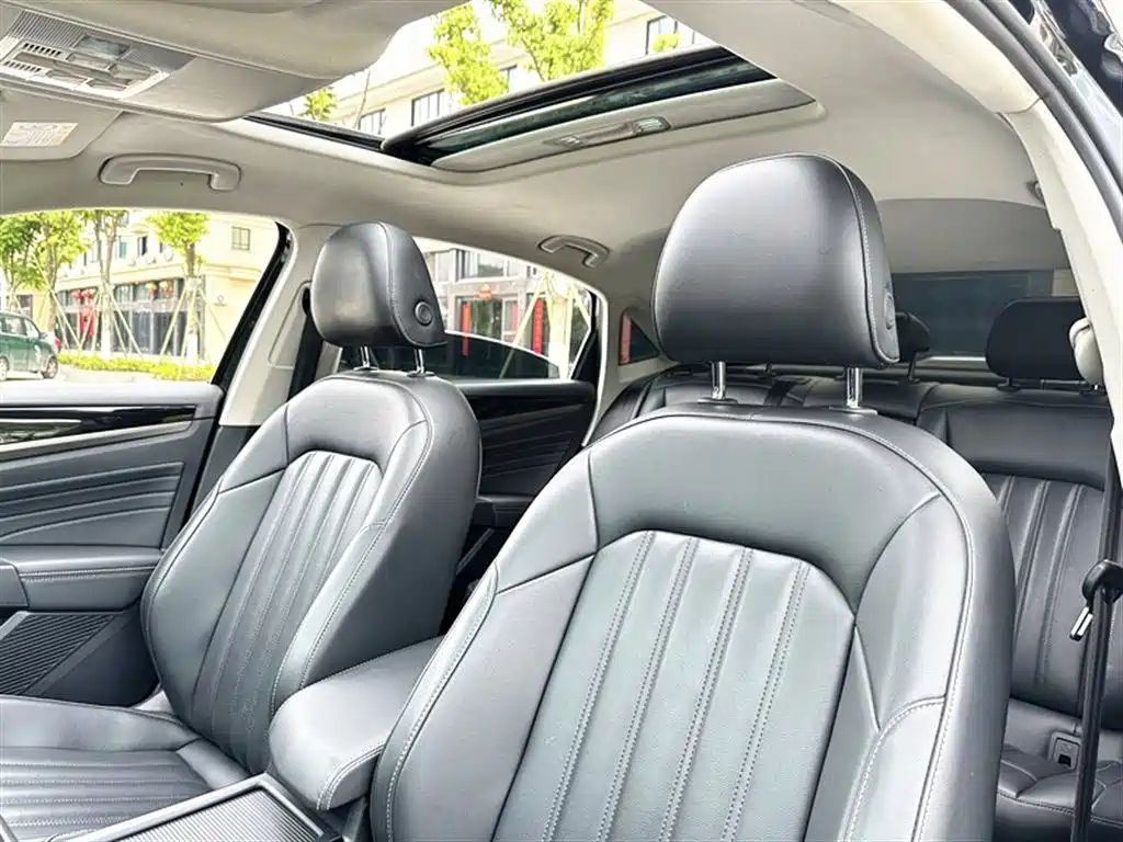 VOLKSWAGEN PASSAT 2020