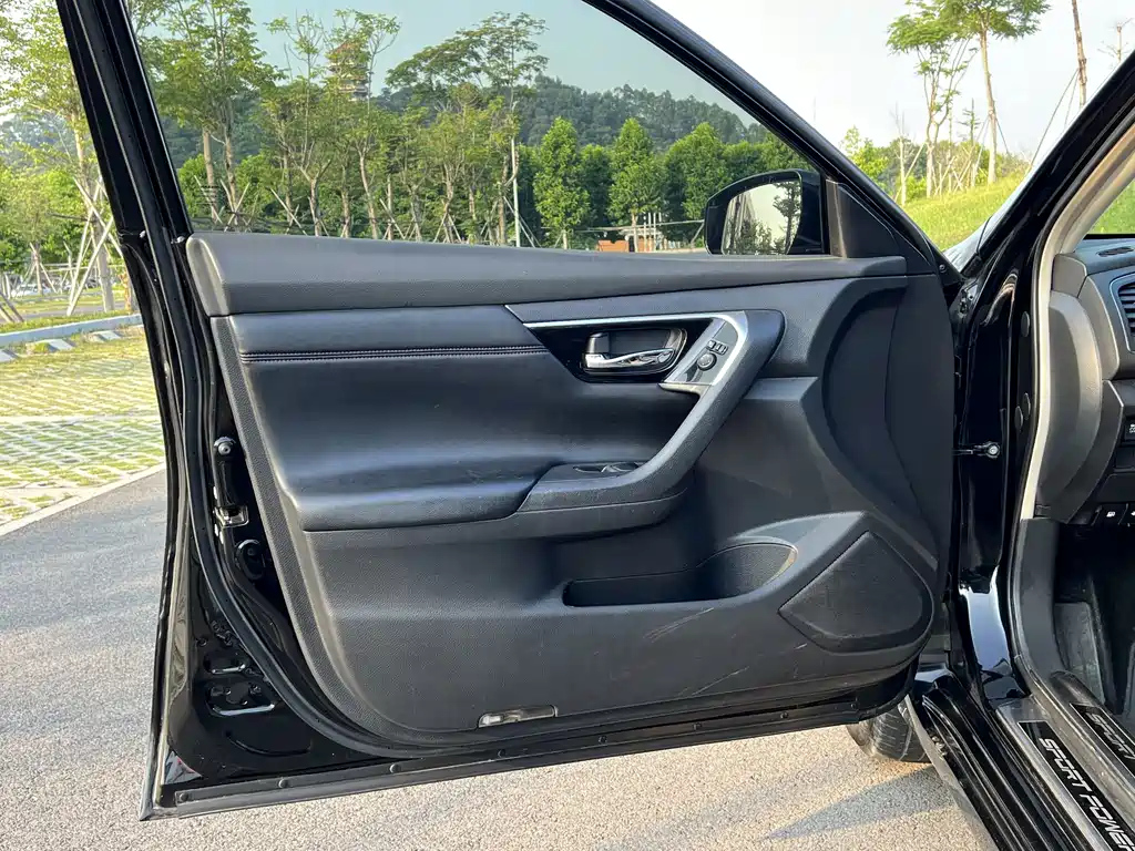 NISSAN TEANA 2018