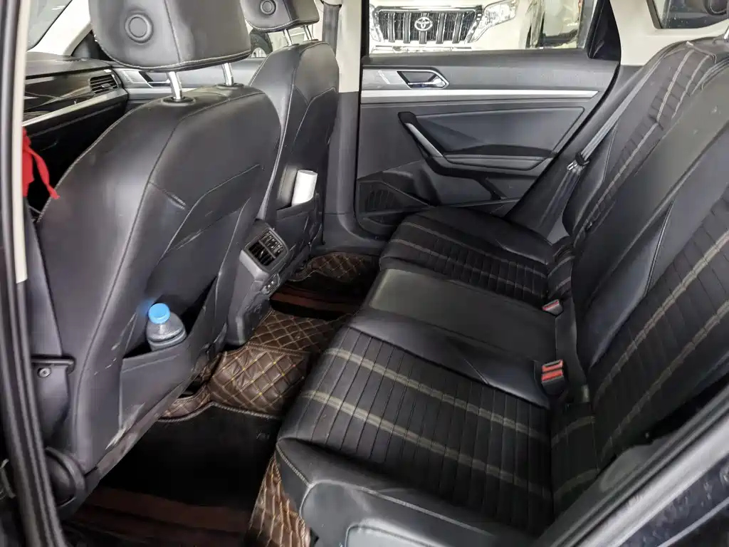 VOLKSWAGEN LAVIDA 2020