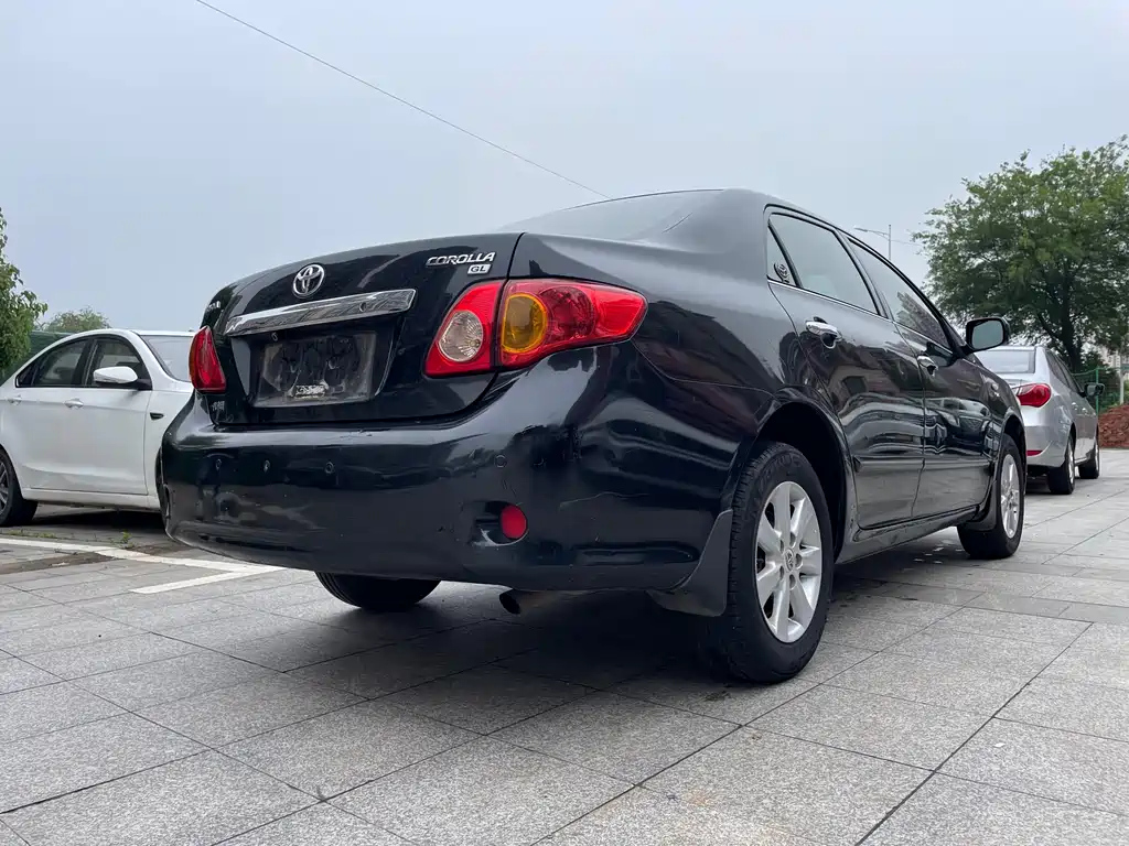 TOYOTA COROLLA 2010