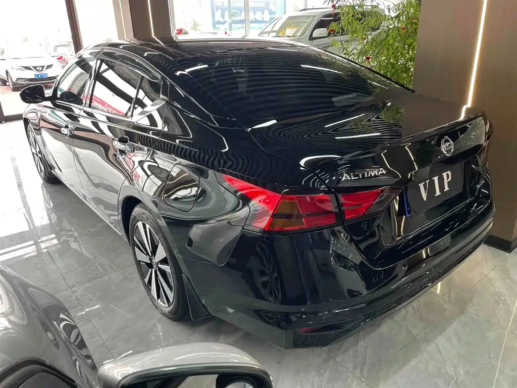 NISSAN TEANA 2024