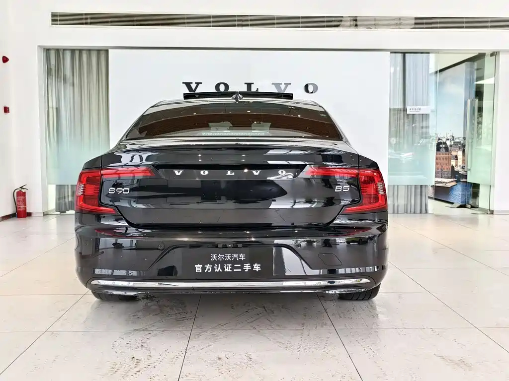 VOLVO S90 2024