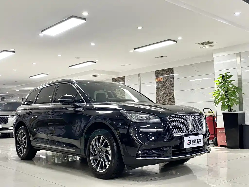 LINCOLN ADVENTURER 2022