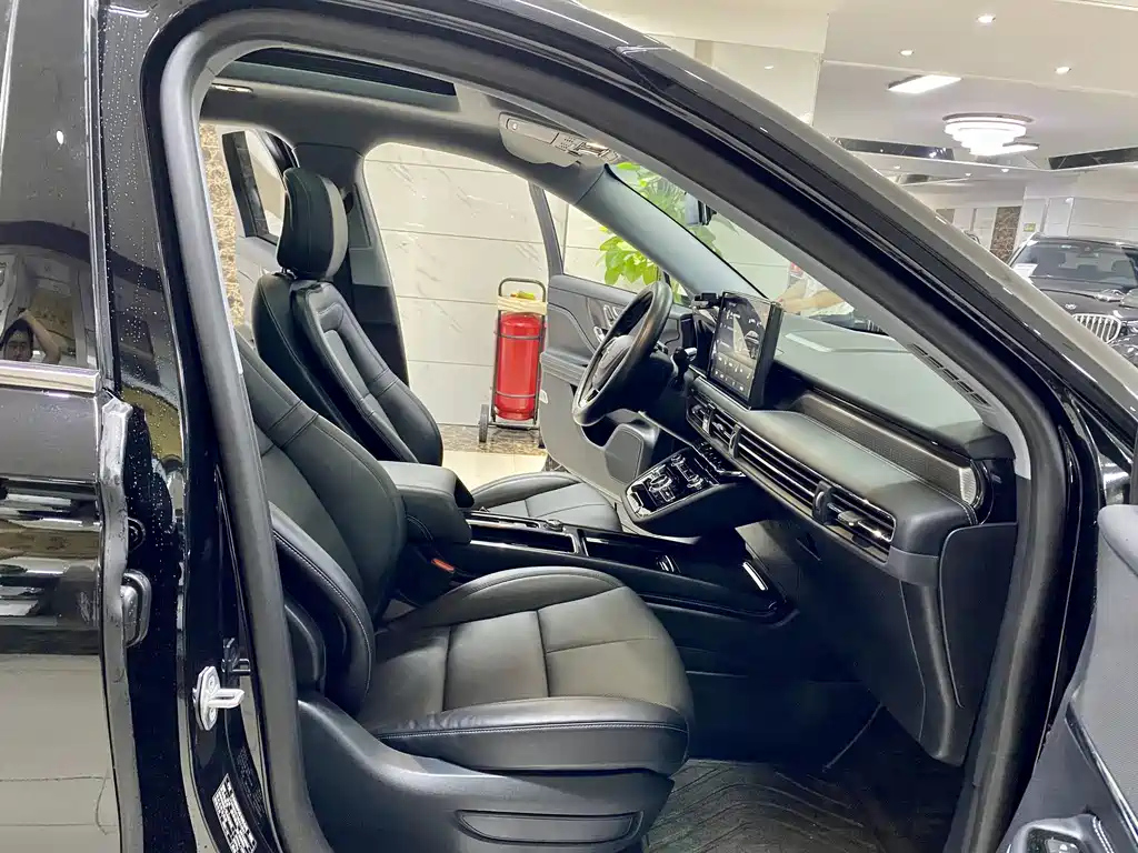 LINCOLN ADVENTURER 2022