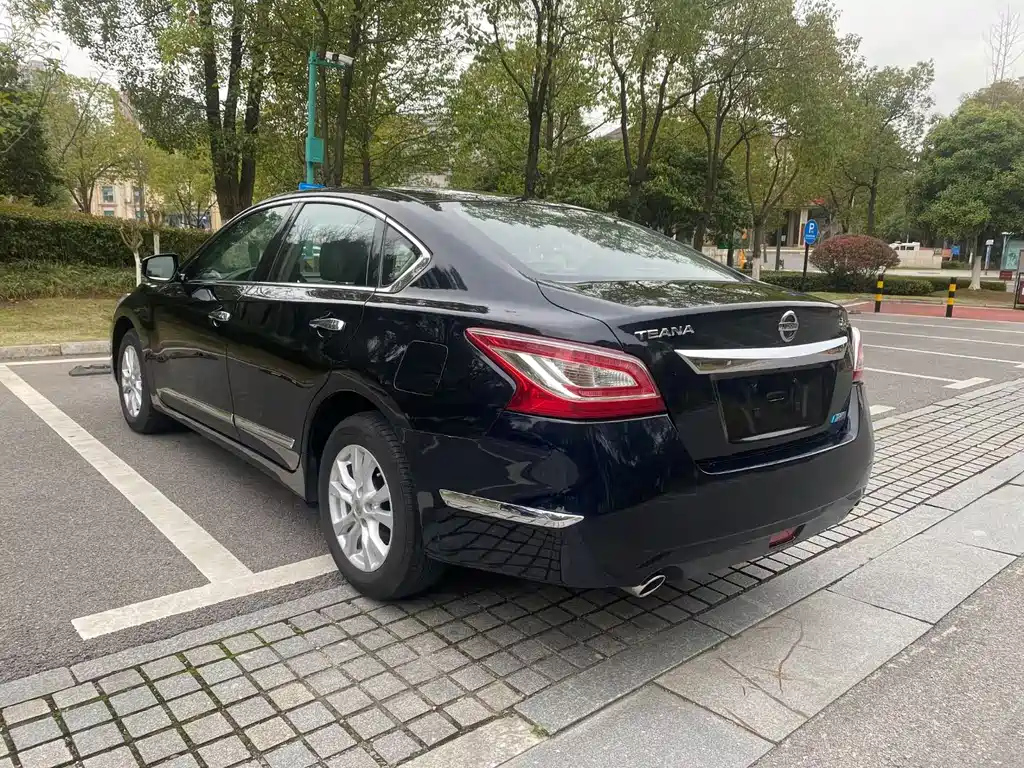 NISSAN TEANA 2016