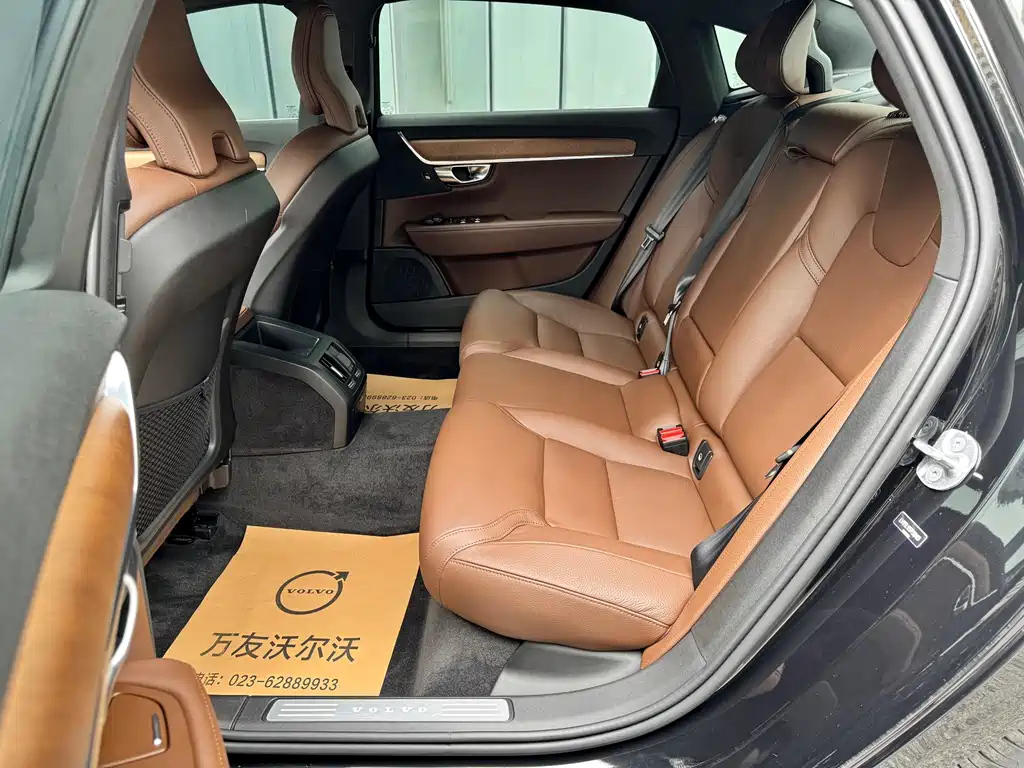 VOLVO S90 2022