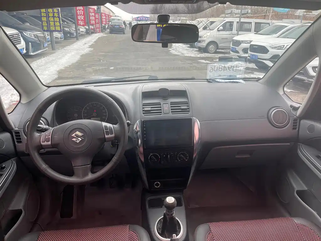 SUZUKI SX4 2011