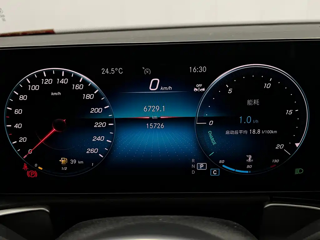 MERCEDES BENZ GLB 2023