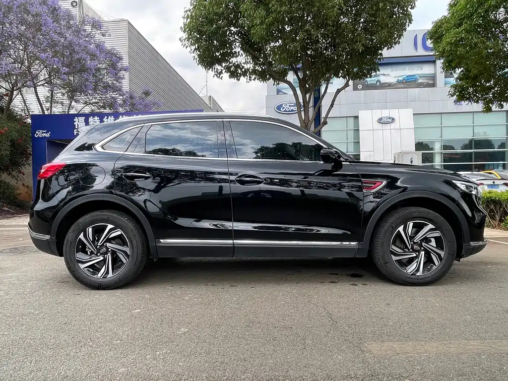 HONGQI HS5 2022