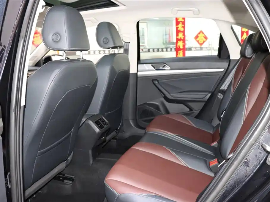 VOLKSWAGEN LAVIDA 2021