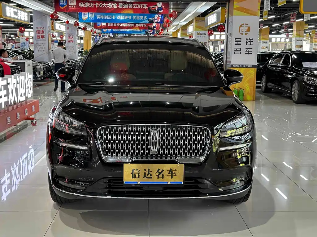LINCOLN ADVENTURER 2021