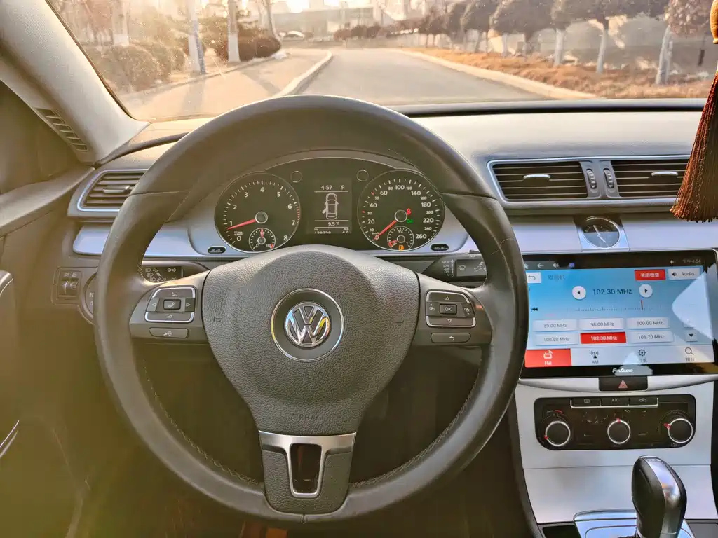 VOLKSWAGEN MAGOTAN 2015