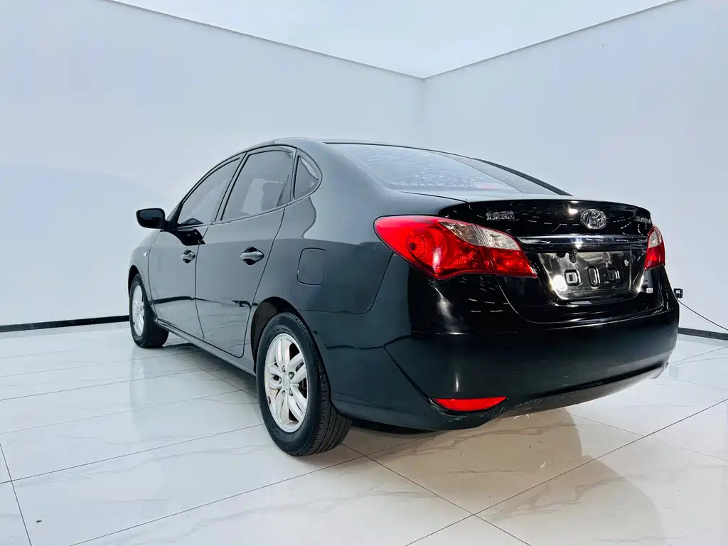 HYUNDAI CELESTA 2015