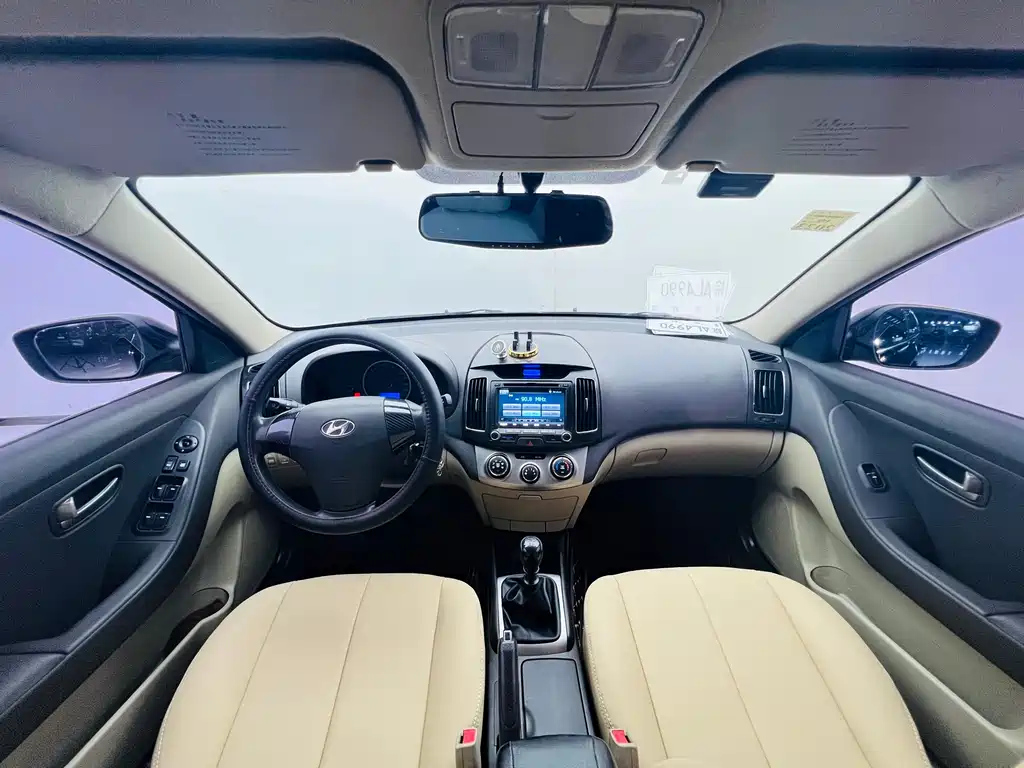 HYUNDAI CELESTA 2015