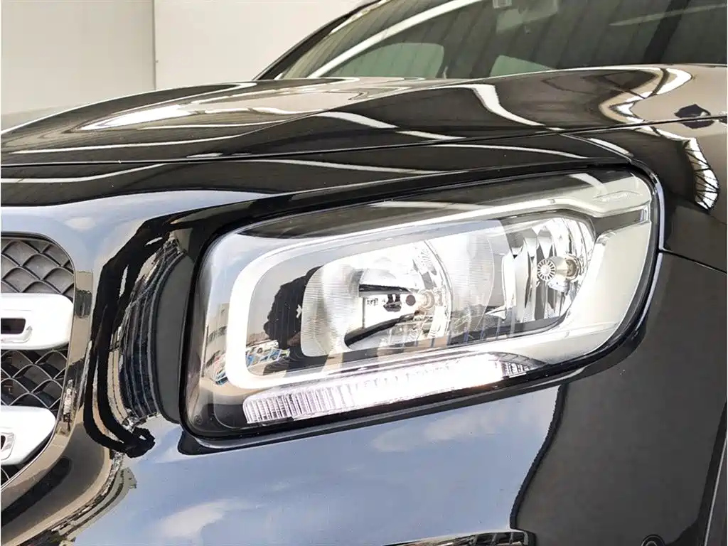 MERCEDES BENZ GLB 2021