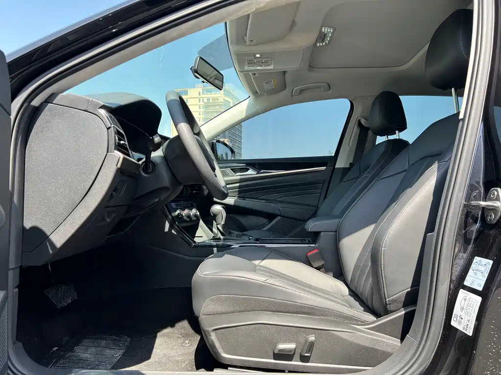 VOLKSWAGEN PASSAT 2021