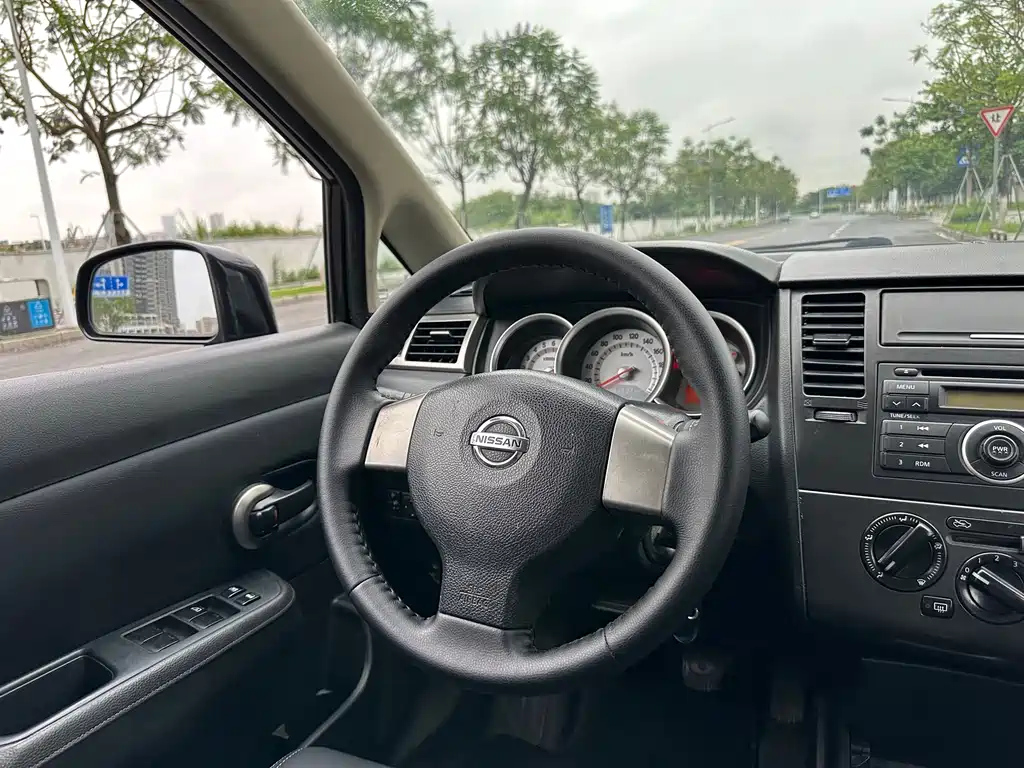 NISSAN TIIDA TIIDA 2010