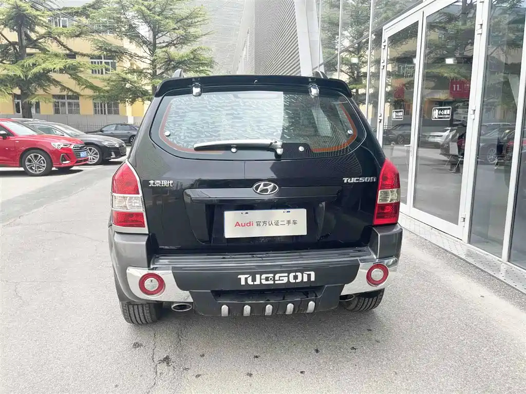 HYUNDAI TUCSON 2010