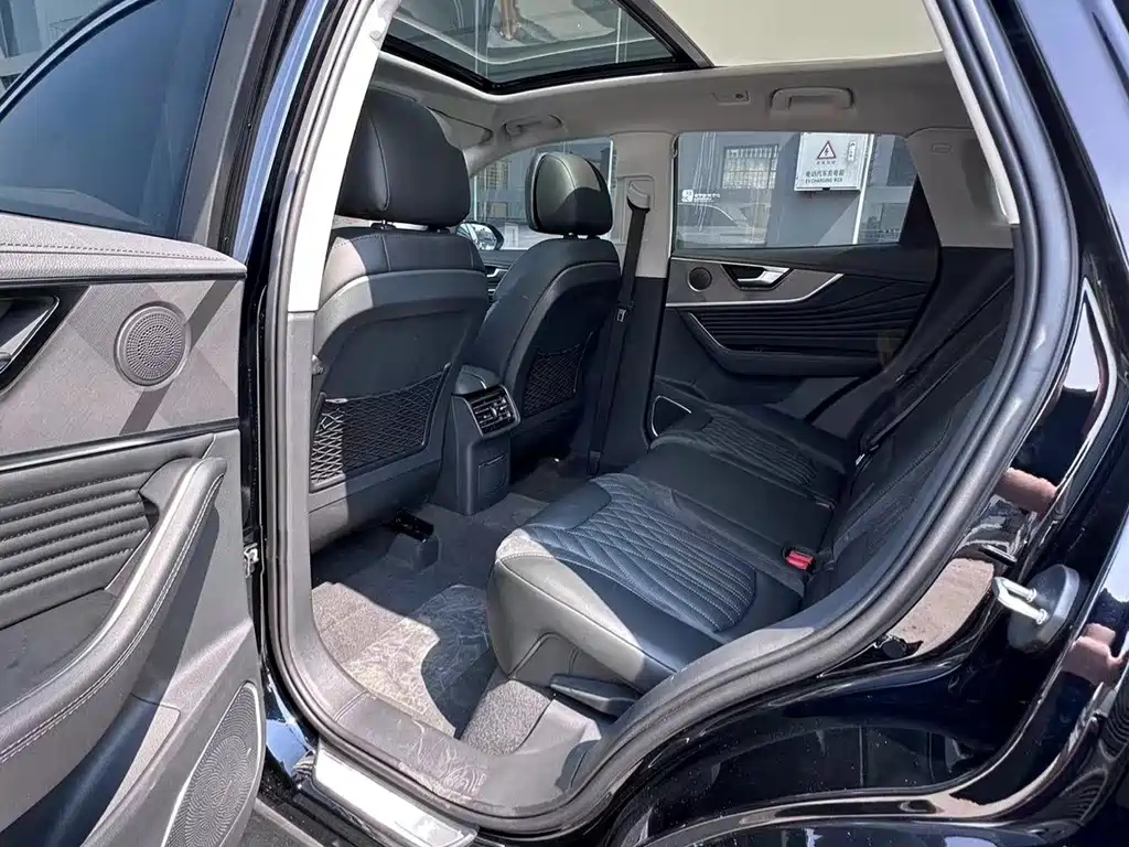 HONGQI HS5 2023