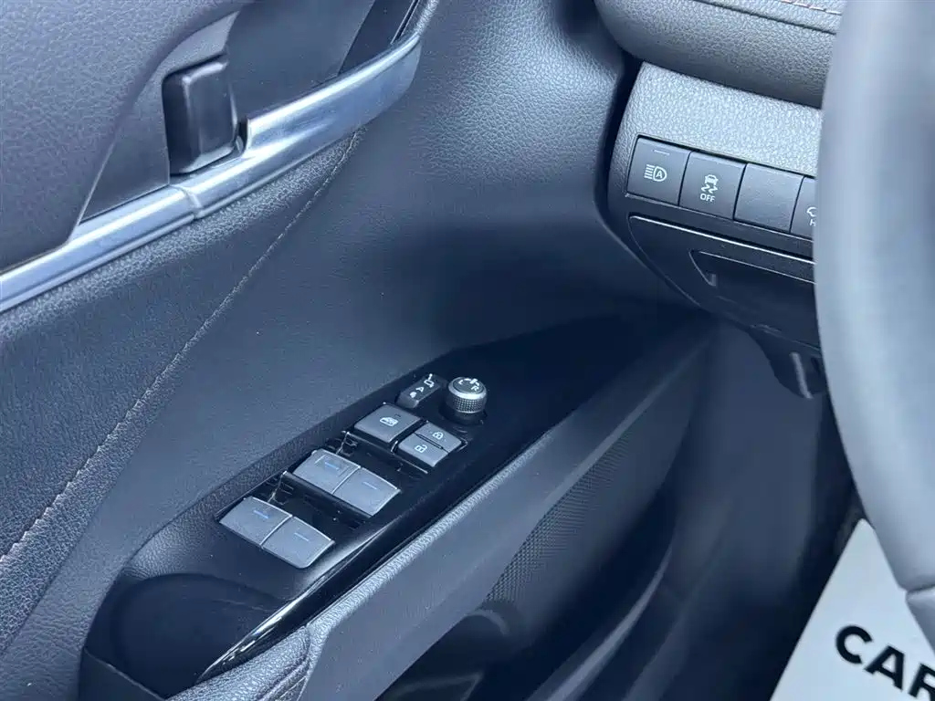 TOYOTA CAMRY 2023